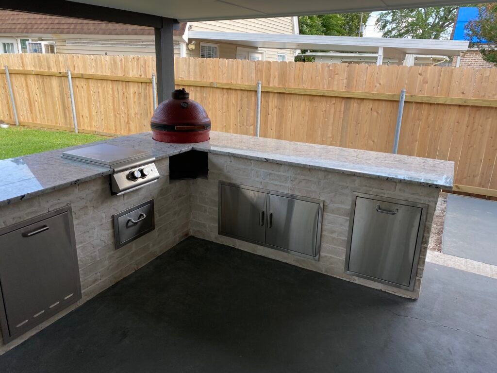 Design the perfect outdoor kitchen in River Ridge, LA. From built-in grills to custom bars, CMC’s Services brings your culinary backyard vision to life.